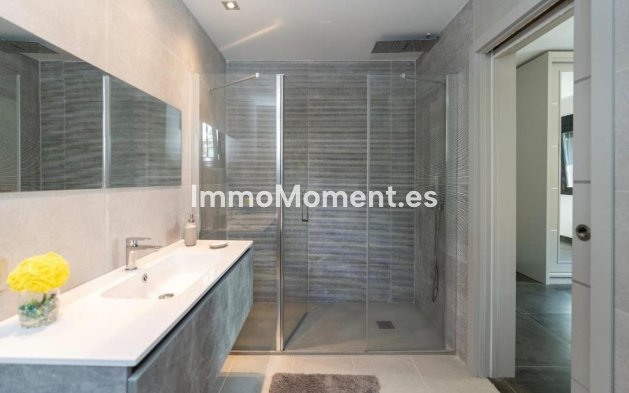Wiederverkauf - Freistehende Villa - Marbella - Nueva Andalucía