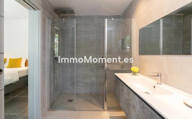 Wiederverkauf - Freistehende Villa - Marbella - Nueva Andalucía