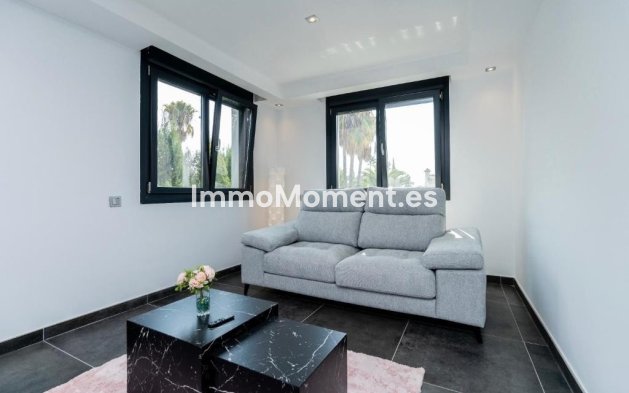 Wiederverkauf - Freistehende Villa - Marbella - Nueva Andalucía