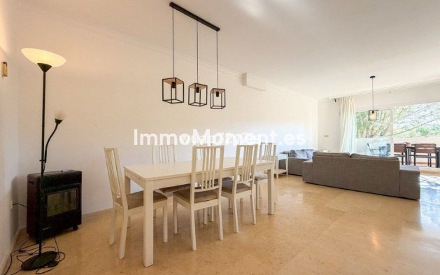 Resale - Apartment - Marbella - Elviria