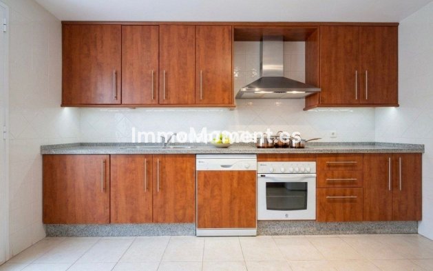 Resale - Apartment - Marbella - Elviria