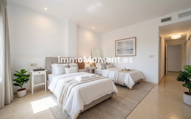 Resale - Apartment - Marbella - Elviria