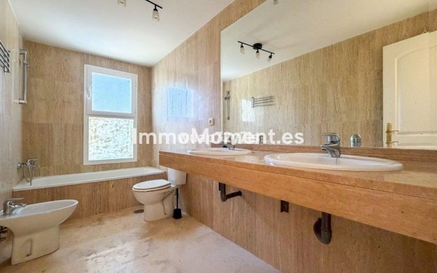 Resale - Apartment - Marbella - Elviria