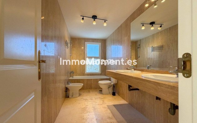 Resale - Apartment - Marbella - Elviria