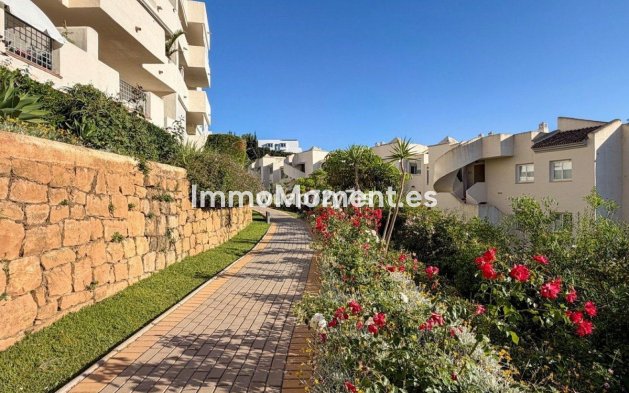 Resale - Apartment - Marbella - Elviria