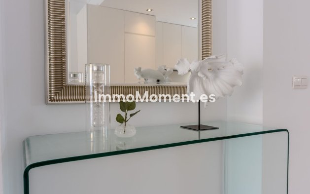Revente - Appartement - Marbella - Nueva Andalucía