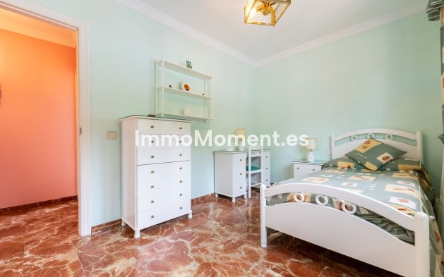 Wiederverkauf - Freistehende Villa -   Inländisch - Alhaurín de la Torre