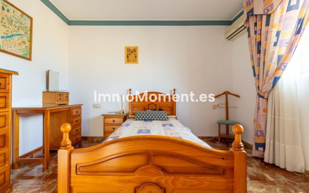Wiederverkauf - Freistehende Villa -   Inländisch - Alhaurín de la Torre