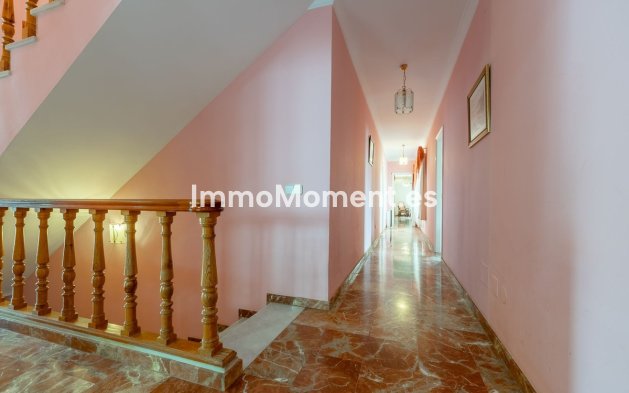 Wiederverkauf - Freistehende Villa -   Inländisch - Alhaurín de la Torre