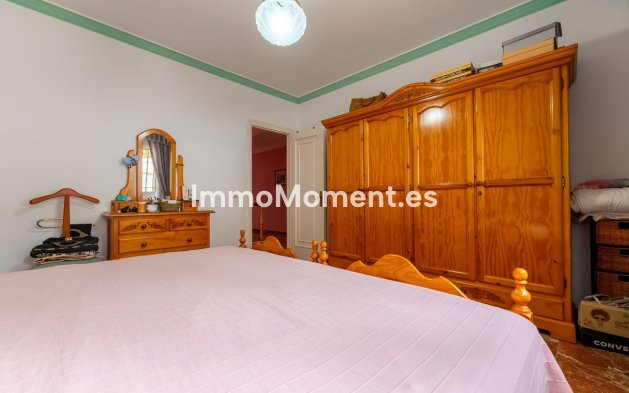 Wiederverkauf - Freistehende Villa -   Inländisch - Alhaurín de la Torre