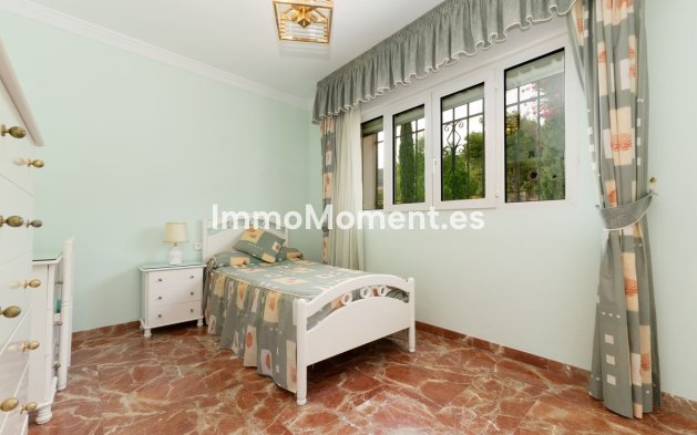 Wiederverkauf - Freistehende Villa -   Inländisch - Alhaurín de la Torre