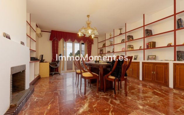 Wiederverkauf - Freistehende Villa -   Inländisch - Alhaurín de la Torre