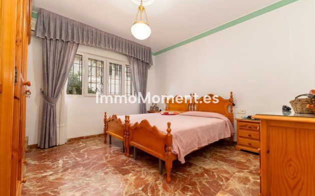 Wiederverkauf - Freistehende Villa -   Inländisch - Alhaurín de la Torre