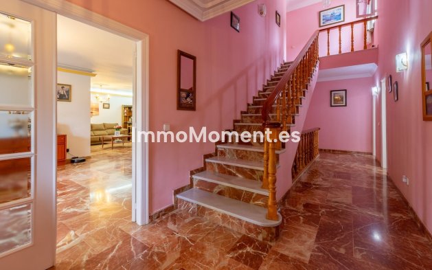 Wiederverkauf - Freistehende Villa -   Inländisch - Alhaurín de la Torre