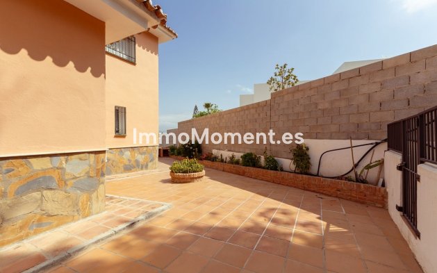 Wiederverkauf - Freistehende Villa -   Inländisch - Alhaurín de la Torre