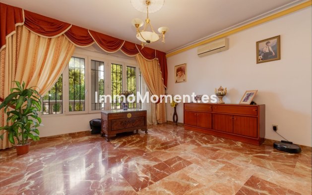 Wiederverkauf - Freistehende Villa -   Inländisch - Alhaurín de la Torre