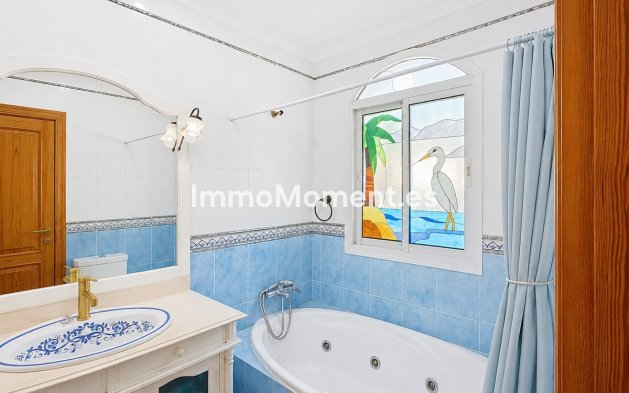Reventa - Villa independiente - Estepona  - Estepona Centro