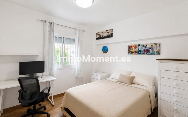Reventa - Villa independiente - Estepona  - Estepona Centro