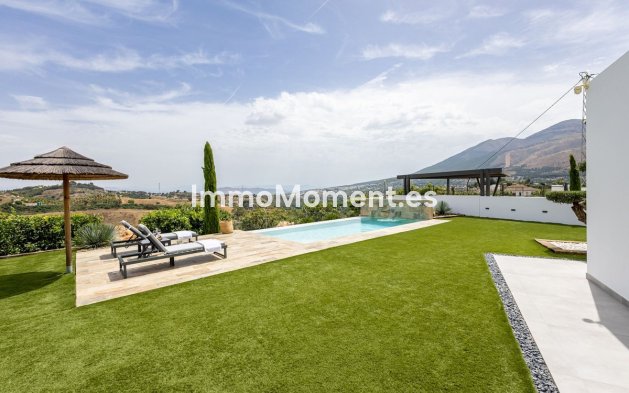Resale - Country house - Inland  - Alhaurín el Grande Centro