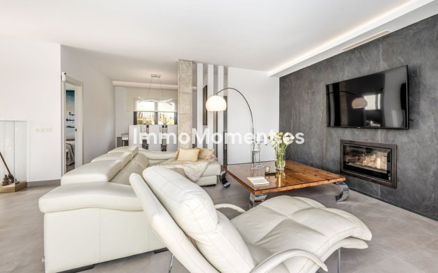 Resale - Country house - Inland  - Alhaurín el Grande Centro