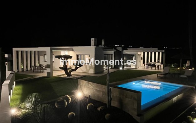 Resale - Country house - Inland  - Alhaurín el Grande Centro