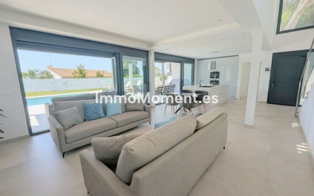 Wiederverkauf - Freistehende Villa - Marbella - Cabopino