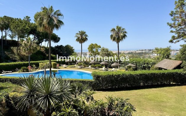 Resale - Apartment - Marbella - Nueva Andalucía