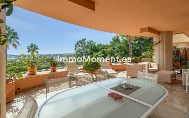 Resale - Apartment - Marbella - Nueva Andalucía