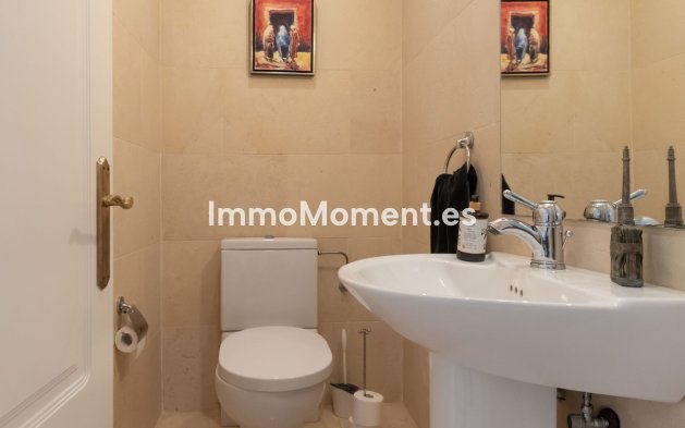 Resale - Apartment - Marbella - Nueva Andalucía