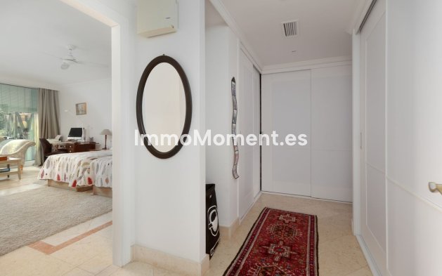 Resale - Apartment - Marbella - Nueva Andalucía