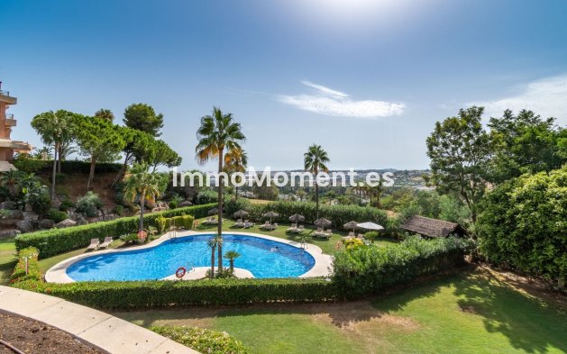 Resale - Apartment - Marbella - Nueva Andalucía