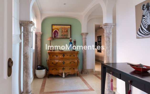 Resale - Apartment - Marbella - Nueva Andalucía