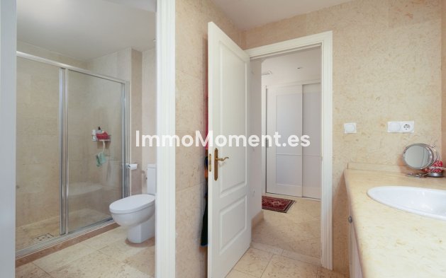 Resale - Apartment - Marbella - Nueva Andalucía