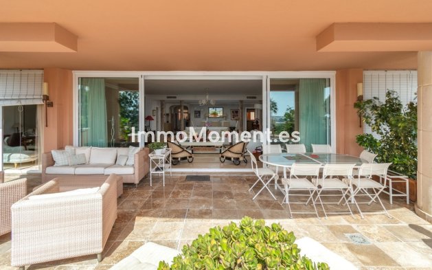 Resale - Apartment - Marbella - Nueva Andalucía