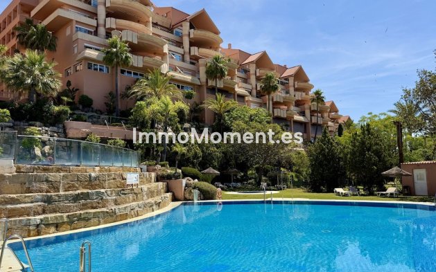 Resale - Apartment - Marbella - Nueva Andalucía