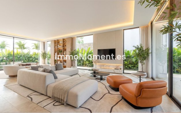 Resale - Detached villa - Estepona - Estepona Centro