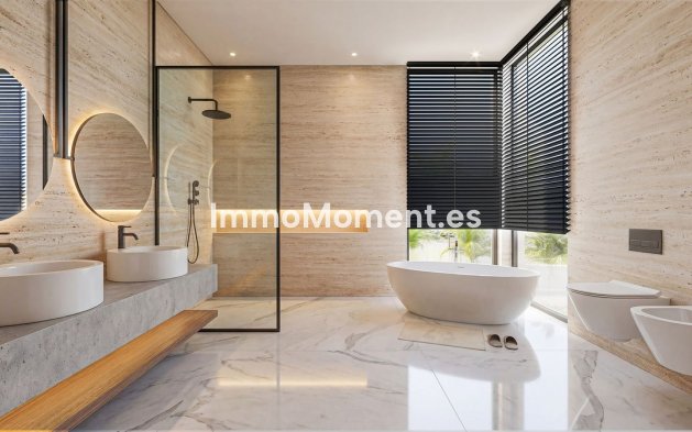 Resale - Detached villa - Estepona - Estepona Centro