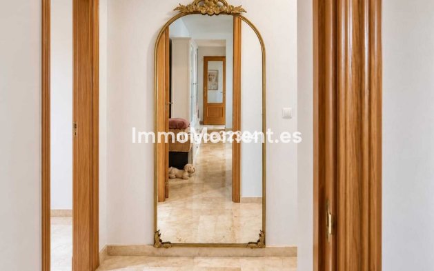 Resale - Apartment - Benahavís - Benahavís Centro