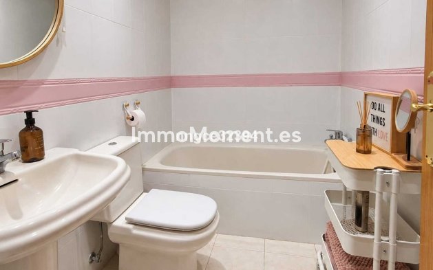 Resale - Apartment - Benahavís - Benahavís Centro