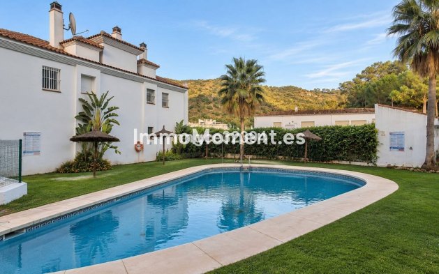Resale - Apartment - Benahavís - Benahavís Centro