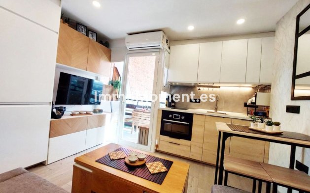 Resale - Apartment - Benalmadena - Benalmadena Centro