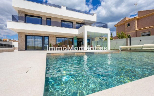 Reventa - Villa independiente - Torrevieja - Torrevieja Centro