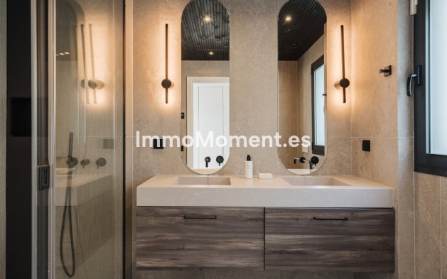 Reventa - Villa independiente - Estepona  - Estepona Centro