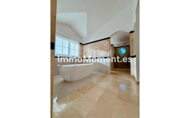 Reventa - Villa independiente - Estepona  - Estepona Centro
