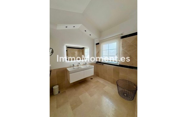 Reventa - Villa independiente - Estepona  - Estepona Centro