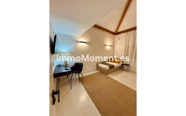 Reventa - Villa independiente - Estepona  - Estepona Centro