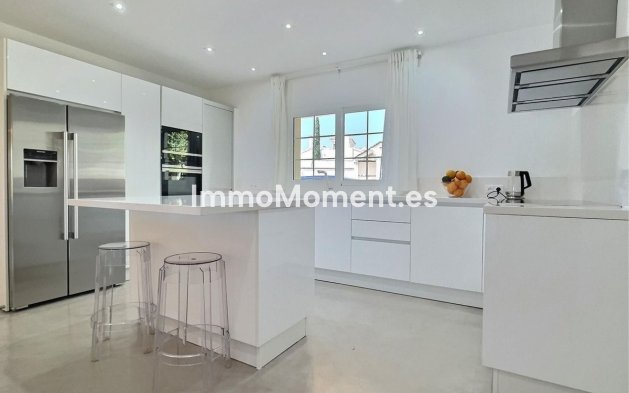 Reventa - Villa independiente - Estepona  - Estepona Centro