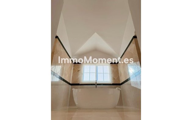 Reventa - Villa independiente - Estepona  - Estepona Centro