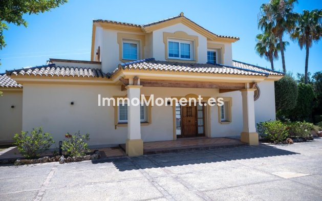Reventa - Villa independiente - Estepona  - Estepona Centro