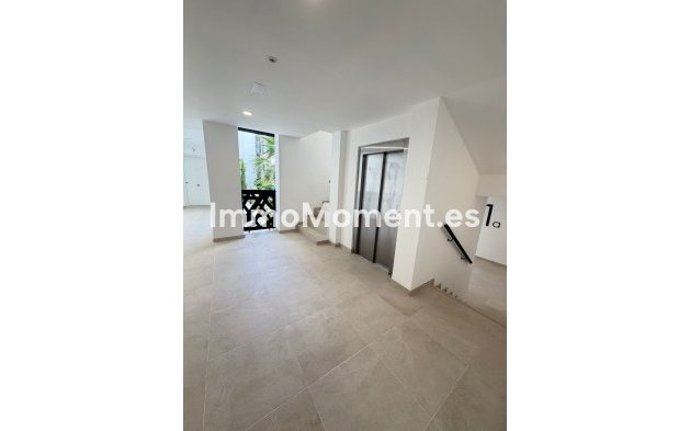 Revente - Appartement - Estepona  - Estepona Centro